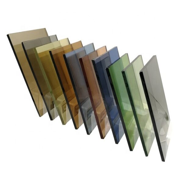 زجاج عازل منخفض الانبعاثات