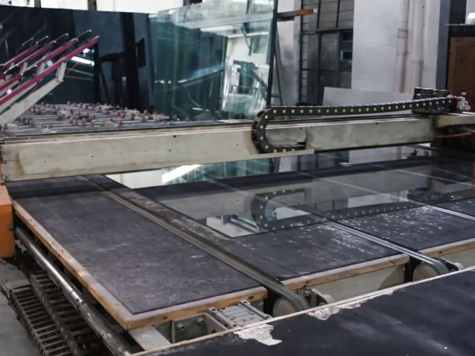 Custom Glass Manufacturing Factory