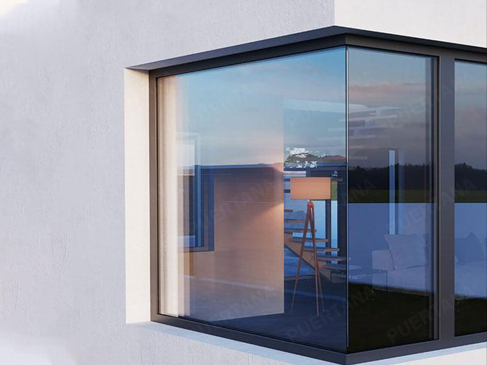 Butt-Glazed Corner Glass