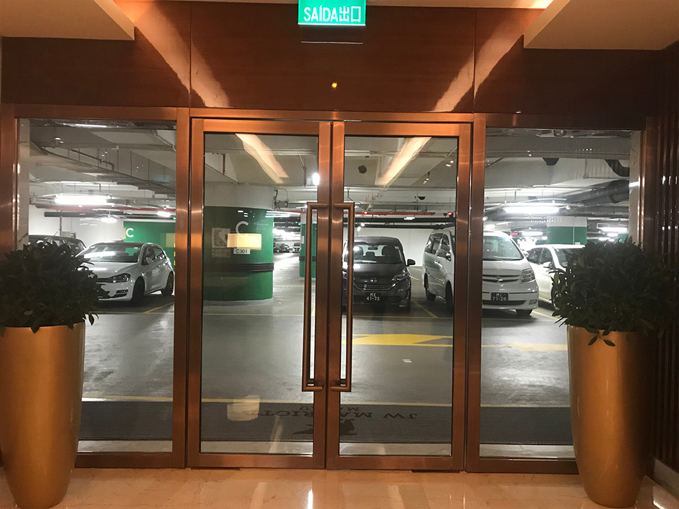 How to Evaluate Deflection Risk in Oversized IGUs 3 Insulated Glass