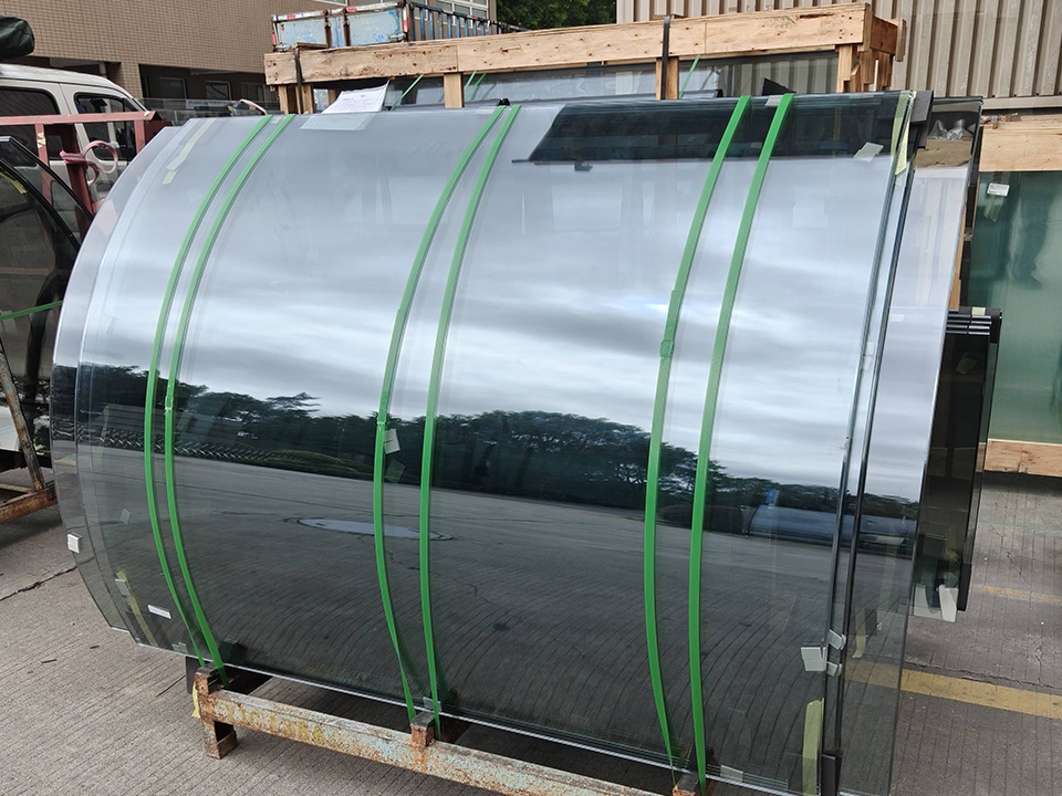 Atypical Glass Geometry: 180-Degree and Angled Butt Joints 2 非定型ガラス形状