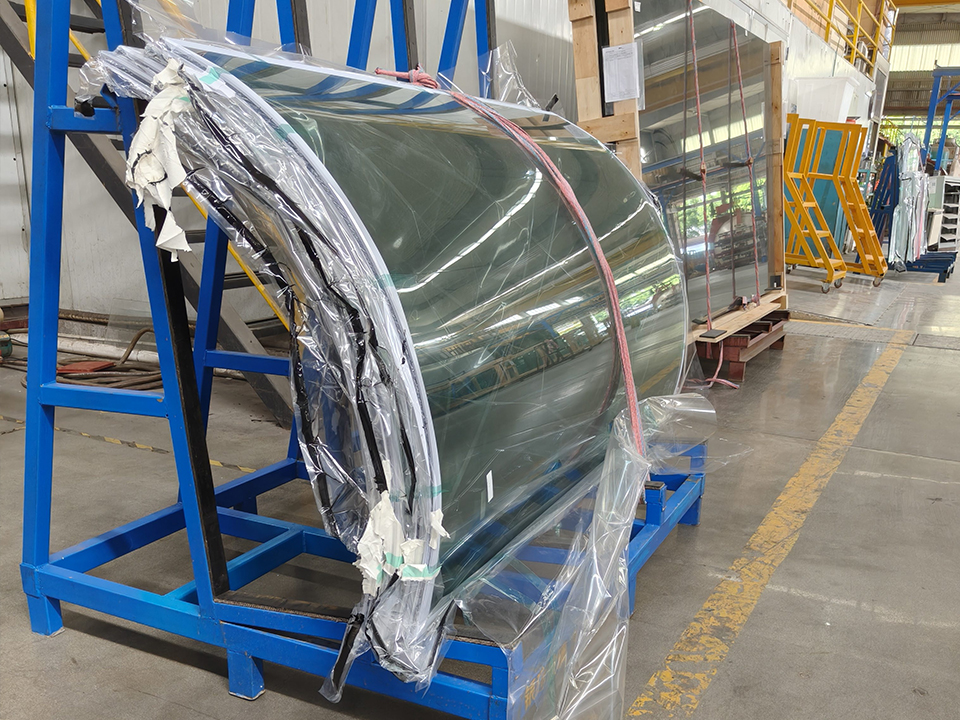 非定型ガラス形状:180度と角度のあるバット・ジョイント 1 非定型ガラス形状