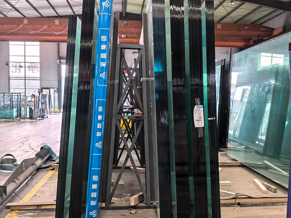 Color Uniformity in Low-Iron and Coated Glass Packages
