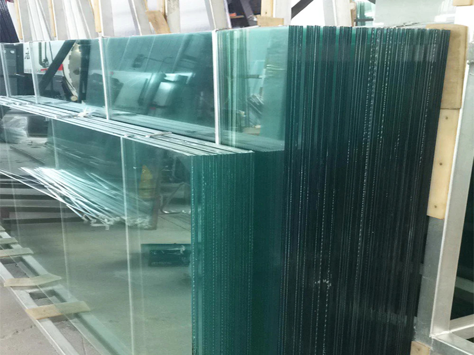 Safe, Transparent Tempered Glass Panel