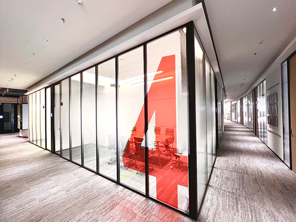 Edge Deletion for Custom Coated Glass: When It Matters Most 2 Supplier Visible-Frame Glass Curtain Wall