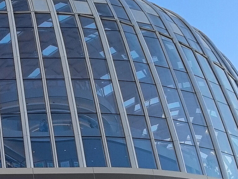 Strategie di approvvigionamento del vetro da un'unica fonte o da più fonti 4 Sistema di pareti divisorie in vetro temperato per edifici