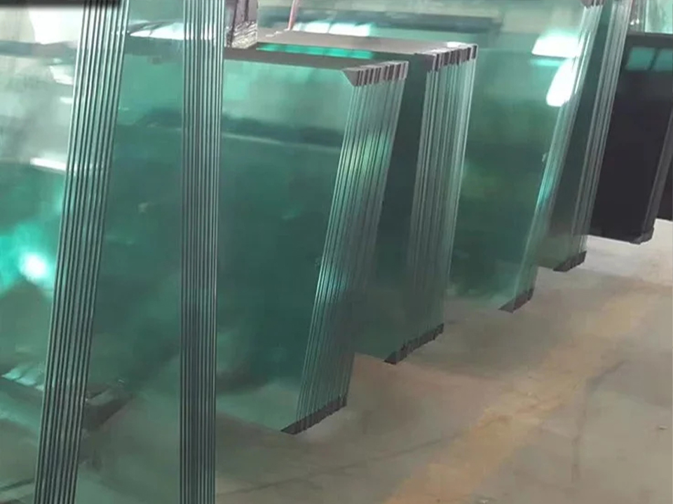 Edge Support Conditions: Why They Change Glass Design 2 Tempered Glass Flat Curved Plate