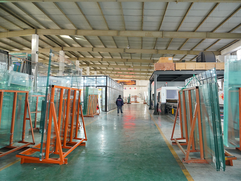 Curved Laminated Glass: Tolerances, Lead Times, and Risk 1 Curved Laminated Glass