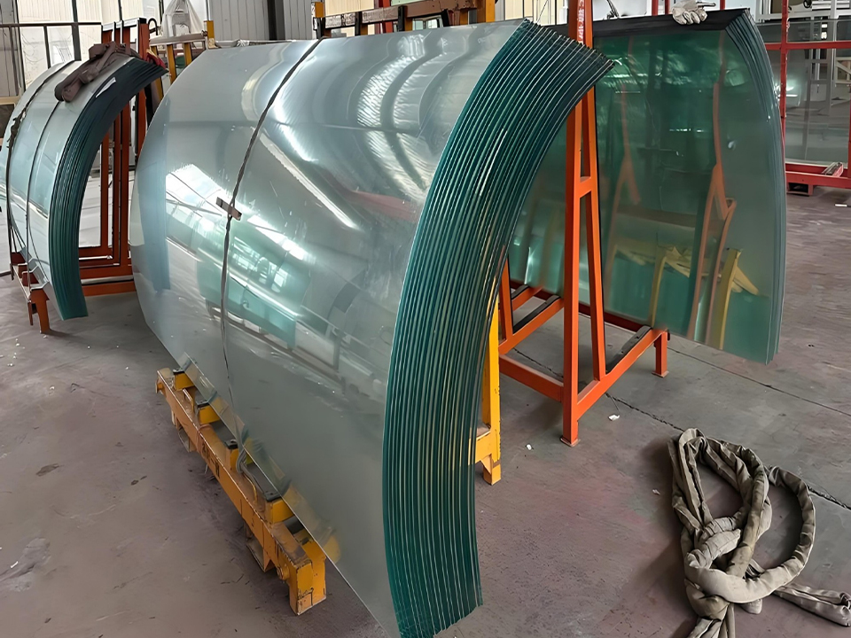 Curved Laminated Glass: Tolerances, Lead Times, and Risk 4 Curved Laminated Glass