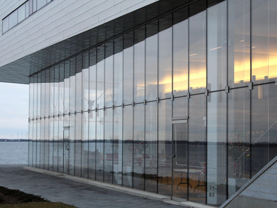 Daylight vs Glare in Offices: Smarter Glass Selection Rules 1 Daylight vs Glare in Offices Smarter Glass Selection Rules