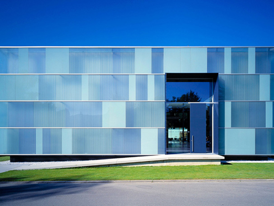 Daylight vs Glare in Offices: Smarter Glass Selection Rules 5 Daylight vs Glare in Offices Smarter Glass Selection Rules