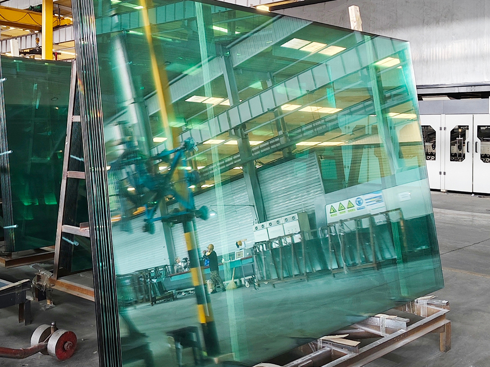 School Glazing for Daylight, Comfort, and Lower Cooling Loads