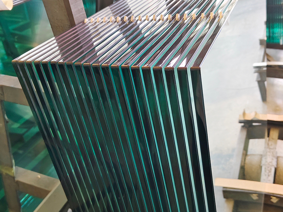 School Glazing for Daylight, Comfort, and Lower Cooling Loads