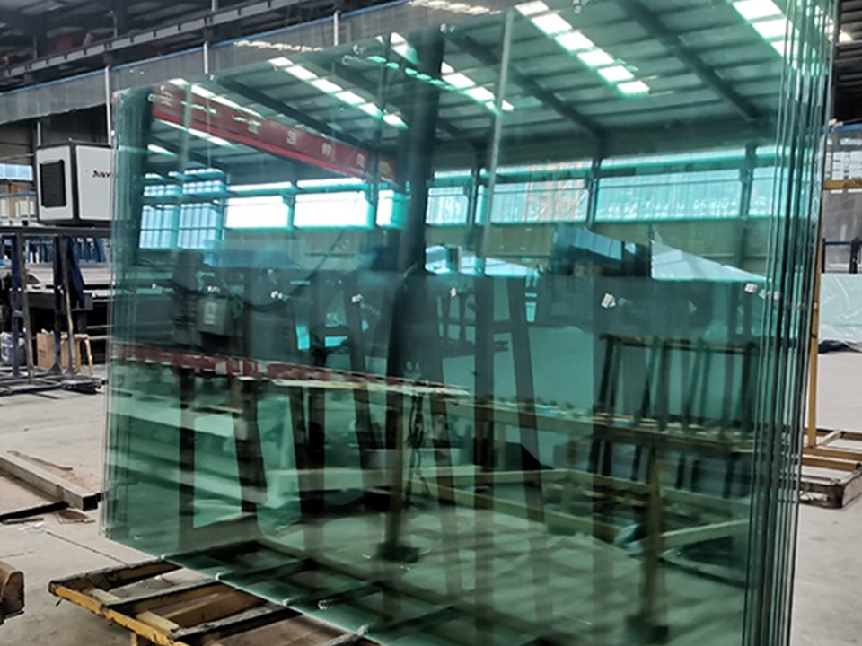 Solar-Control Glass for Hospitals, Schools, and Data Centers 3 Solar-Control Glass for Hospitals, Schools, and Data Centers