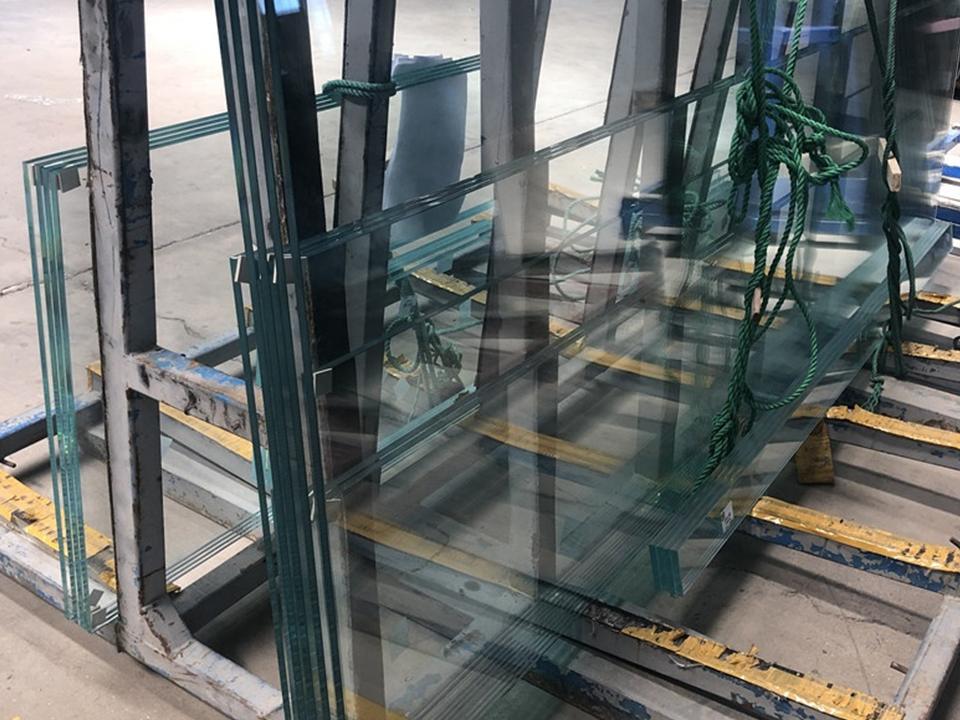 Solar-Control Glass for Hospitals, Schools, and Data Centers 2 Solar-Control Glass for Hospitals, Schools, and Data Centers