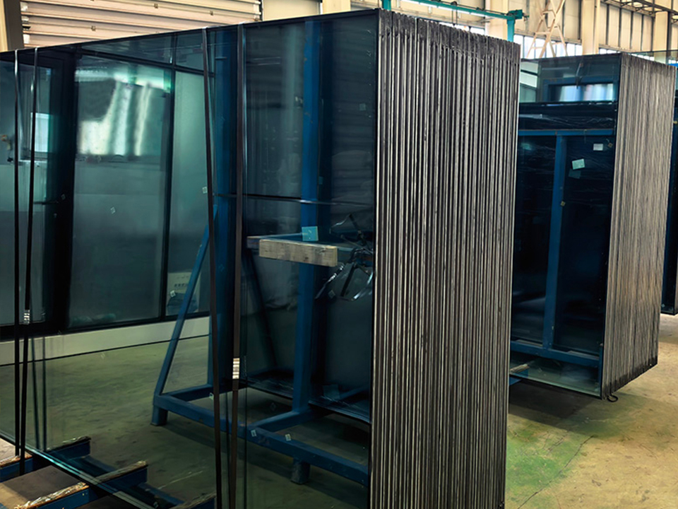 Using Glass Specs to Reduce Peak Cooling Loads in Buildings 4 Using Glass Specs to Reduce Peak Cooling Loads in Buildings