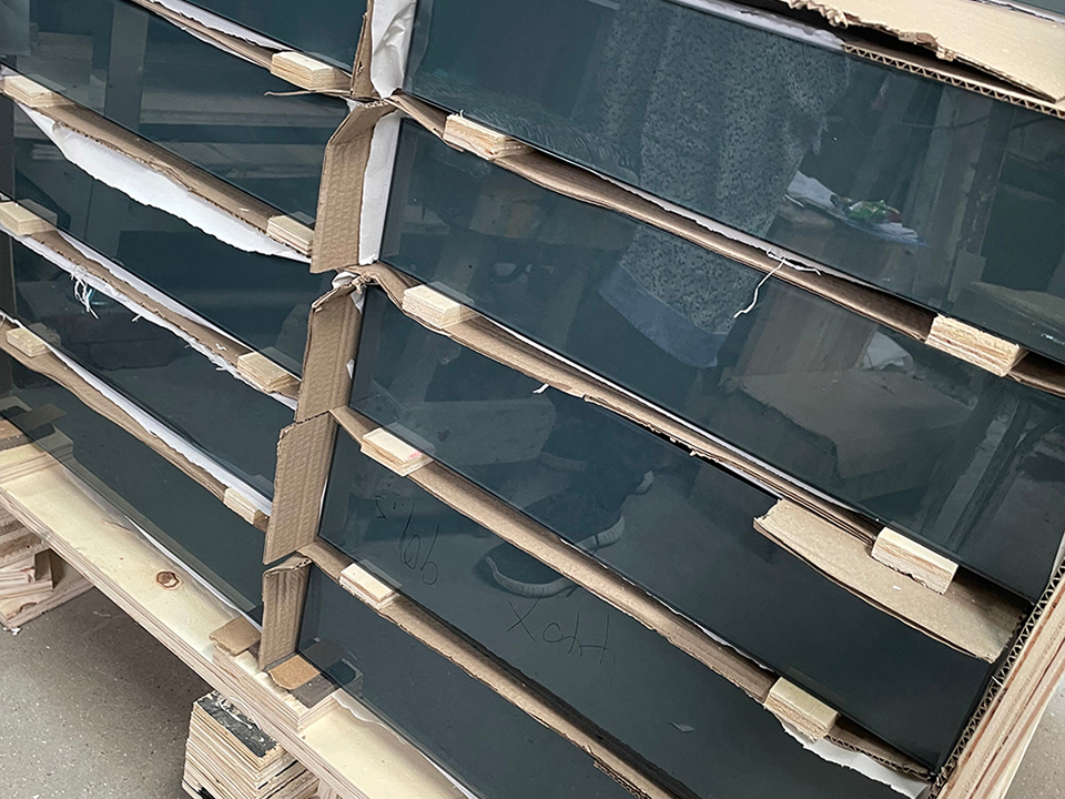 Tempered Glass Stand Strong
