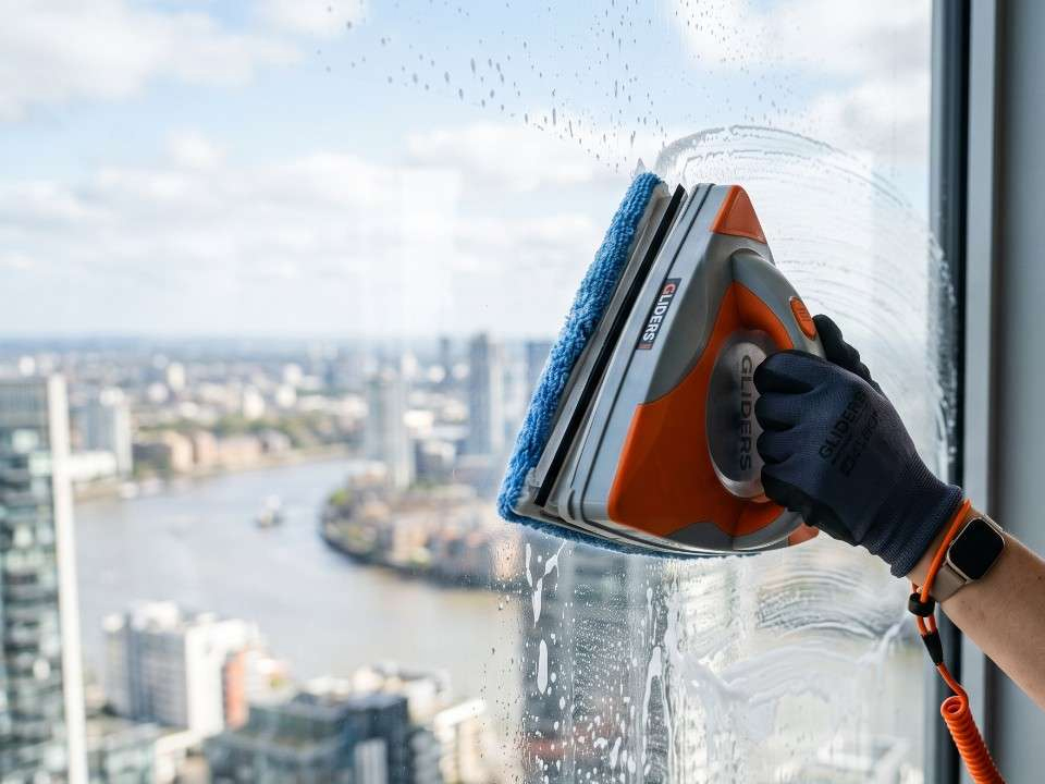 How to Clean Outside Windows that You Can't Reach