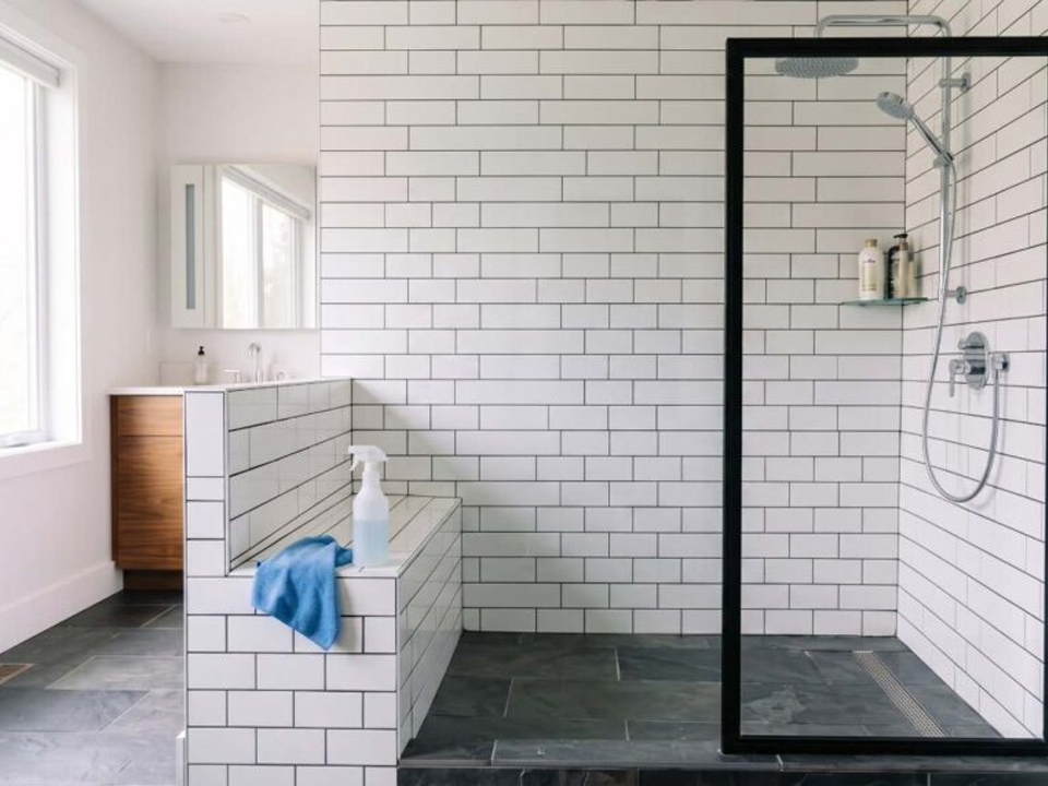 How to Keep Your Glass Shower Panel Spotless
