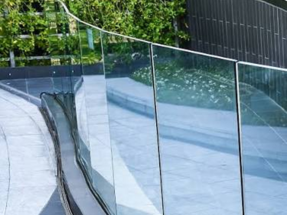 Sealant Compatibility With Laminated Glass Edges Explained for Customers