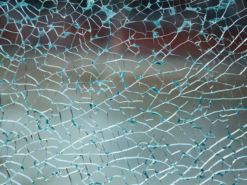 Tempered Glass Breaking Behavior