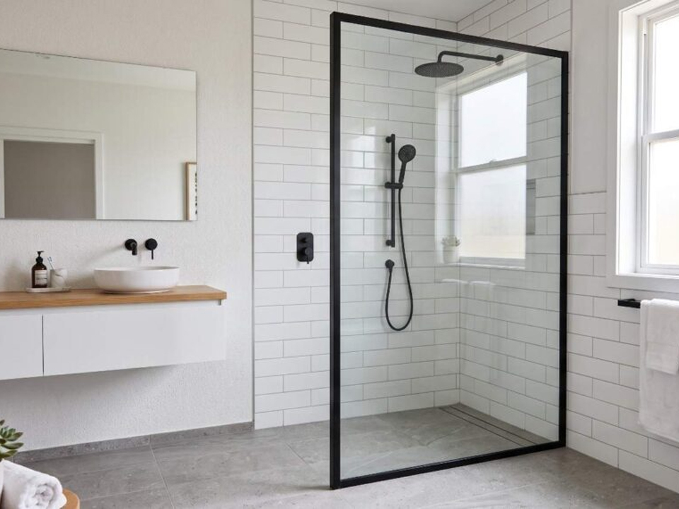 What to Know Before Buying a Fixed Glass Shower Panel