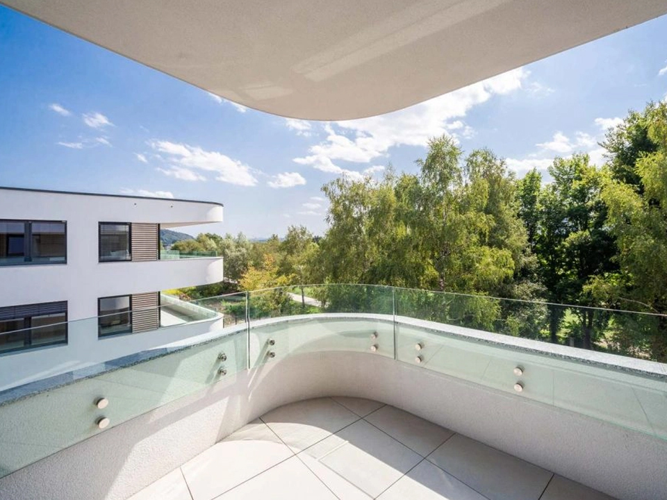 When Legacy Glass Standards Invalidate Tenders and Submittals